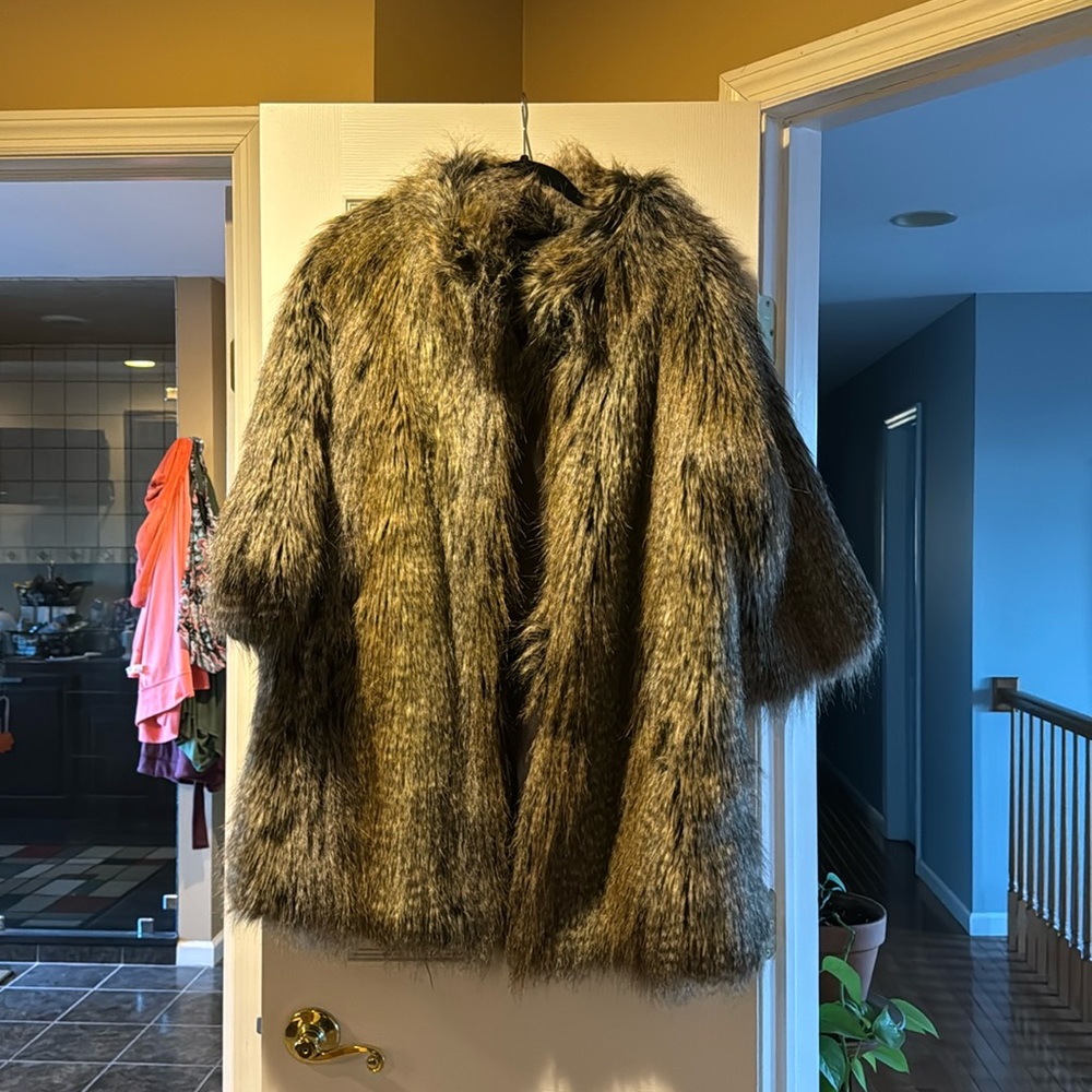 NWT Via Spiga fake fur jacket